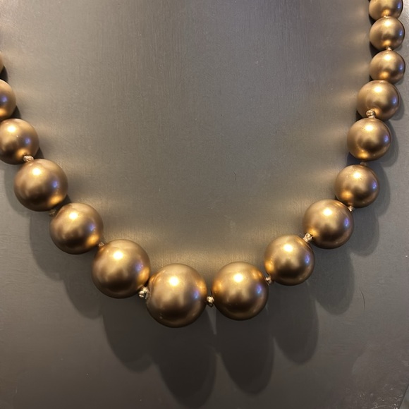 20”Carolee Single Strand Hand Knotted Matte Champagne Gold Bead Necklace - Picture 5 of 9